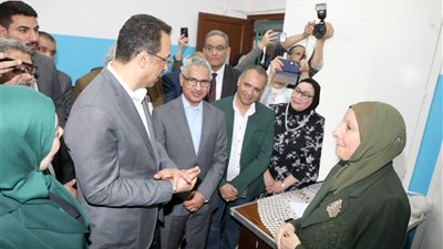 رسالة للرئيس السيسي.. وكيلة النور للمكفوفين بني سويف تنقل صوت ذوي الهمم