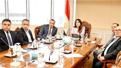 وزيرة الإسكان تتابع مشروعات طرق ومحاور كبرى بالإسكندرية وتوجه بسرعة التنفيذ