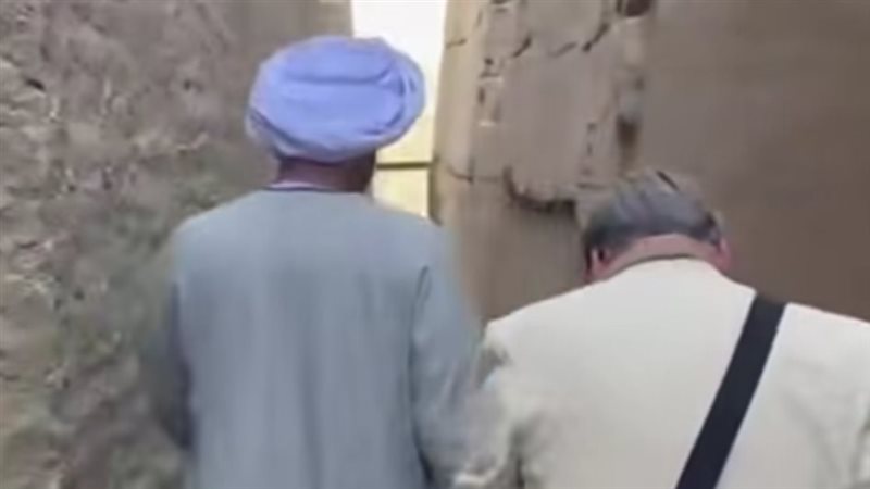 الصوره من مقطع الفيديو