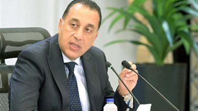 رئيس الوزراء يوجه بضرورة التزام جميع الوزارات بإجراءات الترشيد الحكومي