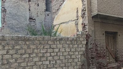 دون اصابات.. إنهيار جزئي بعقار مهجور في دمنهور بالبحيرة