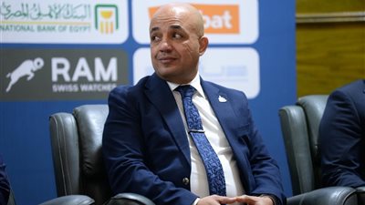 برلمانى يقدم تابلت كدعم معنوى لطالبة بنى سويف بعد واقعة كيس الفول