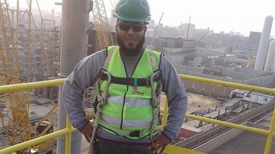 مصرع عامل من المنوفية متأثرًا بإصابته إثر انقلاب سيارة عمال بالقاهرة