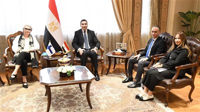 وزير الشباب والرياضة يبحث مع سفيرة فنلندا سبل التعاون في المجالات الرياضية 