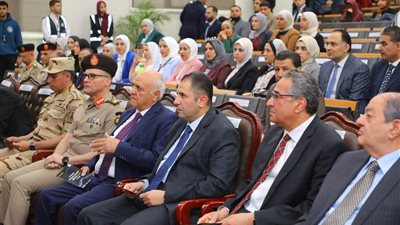 محافظ دمياط يؤكد دعم البحث العلمي خلال مؤتمر علوم الراديو بجامعة حورس