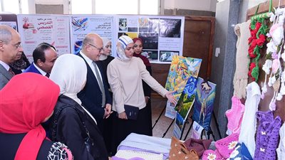 رئيس جامعة سوهاج يفتتح معرض المشروعات البحثية بكلية التربية النوعية