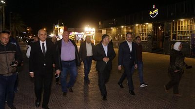 محافظ دمياط يتفقد شارع النيل والسوق الحضاري برأس البر استعدادا لموسم الصيف 