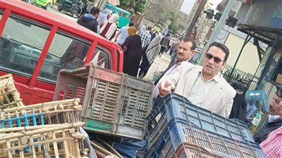 رفع 28 إشغالاً ومصادرة 230 كجم خضروات في حملة انضباطية بحي غرب شبين الكوم