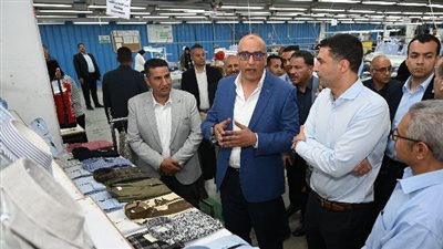 وزير الصناعة يتفقد مصانع بني سويف والمنيا لدعم الإنتاج والتوسع الصناعي