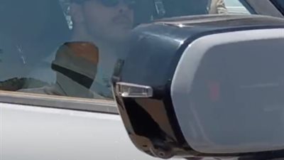 نجله يرافقه.. جثمان هاني شاكر يغادر مستشفى الشيخ زايد وفي طريقه للمسجد |صور