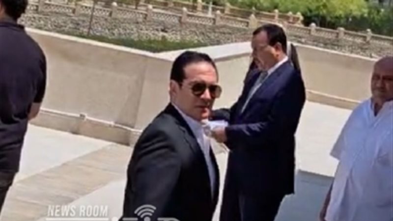 محمد ثروت في جنازة