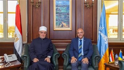 محافظ الإسكندرية يبحث مع مفتي الجمهورية تعزيز التعاون المجتمعي والديني