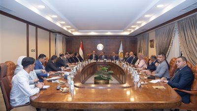 حزب الشعب الجمهوري يستضيف رئيس هيئة الرعاية الصحية في مائدة مستديرة