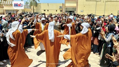 عمال الغزل والنسيج بالفيوم يحتفلون بعيدهم بين الفن والوعي ورسائل البناء 
