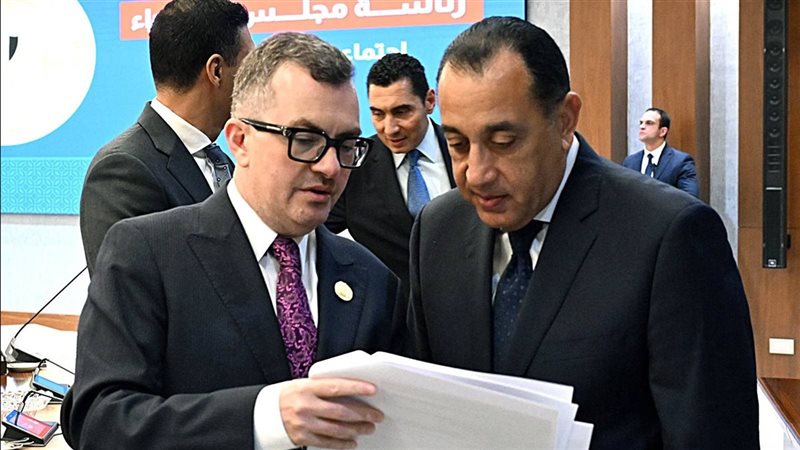 رئيس الوزراء ووزير