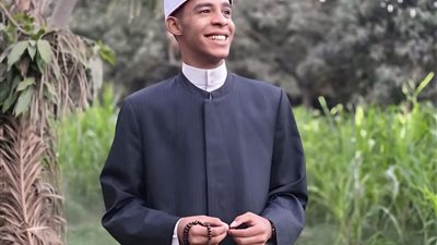 نجم دولة التلاوة محمد حسن يعلن اعتماده قارئا بمسجد العزيز الحكيم 