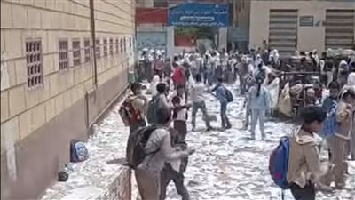وكيل تعليم الدقهلية يكشف حقيقة صورة تمزيق كتب مدرسية داخل مجمع مدارس