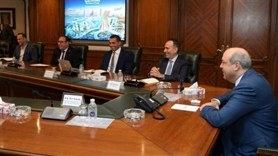 الحفني: التوسع في الحلول الرقمية والذكاء الاصطناعي يعزز كفاءة المطارات المصرية