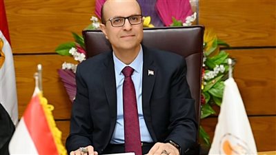 رئيس جامعة أسيوط يقرراحتساب إجازة عيد الأضحى مدفوعة الأجر للعاملين بنظام الأجر