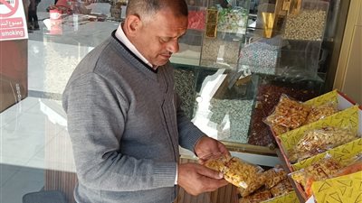 حملات تموينية مكثفة بدمياط تسفر عن تحرير 45 محضر للمخابز والأسواق