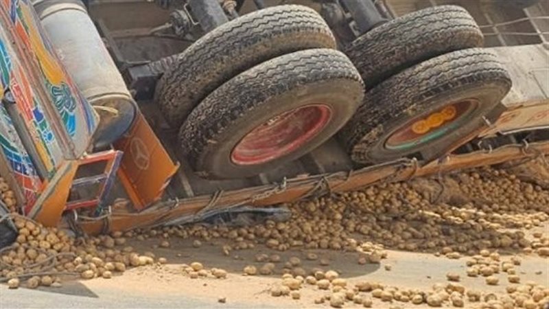 مصرع سائق وإصابة