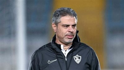 جلسة فنية للاعبي الزمالك قبل انطلاق تدريبات اليوم بالجزائر 