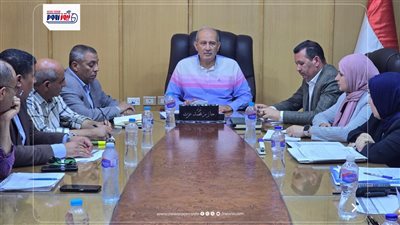 حازم يتابع آخر المستجدات ومعدلات الإنجاز بملفات