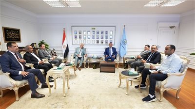 ضمن لقاءاته الدورية.. محافظ أسيوط يلتقي أعضاء مجلس الشيوخ لبحث مشكلات المواطن