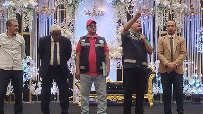 زغاريد ودموع فرحة.. تضامن سوهاج تسلم ملابس الإحرام وتذاكر السفر لـ420 حاجًا 