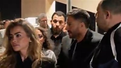 بأحدث ظهور.. محمد حماقي وزوجته في عزاء هاني شاكر       