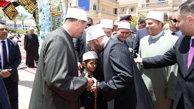 وسط استقبال حافل..وزير الأوقاف ومحافظ دمياط يفتتحان عددا من المساجد الجديدة