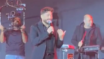 حافظة كل ده إزاي ؟ .. موقف طريف من تامر حسني مع طفلة |فيديو