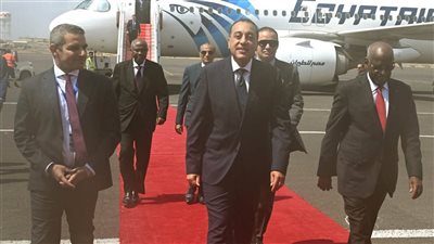 رئيس الوزراء يصل إلى جيبوتي للمشاركة في مراسم تنصيب الرئيس 