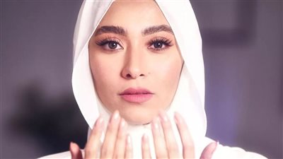 الفنانة المعتزلة زيزي عادل تنصح الفتيات: اوعي تتجوزي واحد مبيصليش 