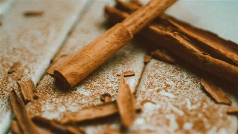 هل تساعد القرفة في