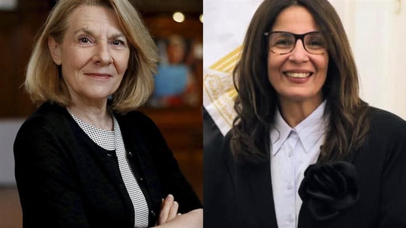 وزيرة الثقافة 