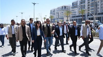 وزيرة الإسكان تتفقد المركز التكنولوجي والبرج الشاطئي LD06 بالعلمين الجديدة