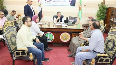 محافظ المنوفية يلتقي أكثر من 50 مواطن على مدار 4 ساعات بحضور الاجهزة التنفيذية