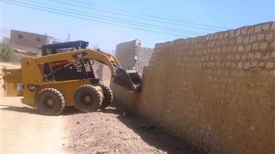 محافظ أسوان يوجه بحملات مكثفة لاسترداد أراضي الدولة وإزالة التعديات بالموجة 29