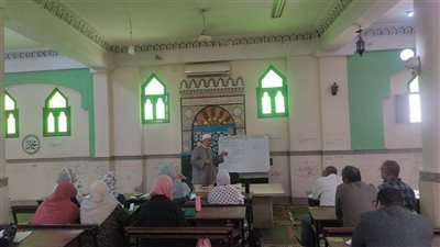 محاضرات علمية حول فقه المذاهب والقرآن بمركز الثقافة الإسلامية بأسيوط