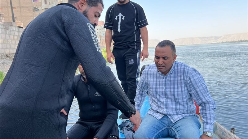 البحث عن جثث الموتي
