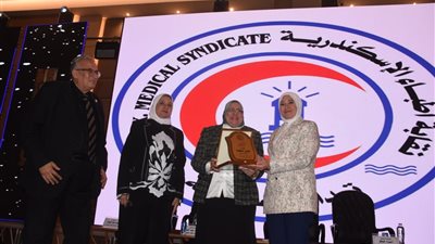 نائب المحافظ  تشهد احتفالية تخرج الدفعة 82 بكلية الطب جامعة الإسكندرية