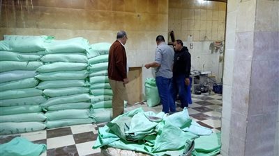 ضبط 26 شوال دقيق مدعم قبل بيعها بالسوق السوداء داخل 3 مخابز بالسنطة وسمنود 