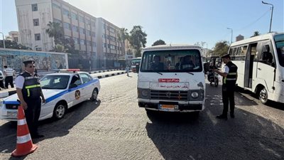 تمركزات مرورية مكثفة بشوارع محافظة الشرقية لتحقيق السيولة والإنضباط