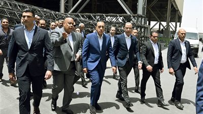 رئيس الوزراء يفتتح مصنع شركة 
