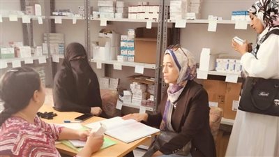 صحة الإسماعيلية تتابع انتظام العمل بعيادتي الجلدية والنفسية