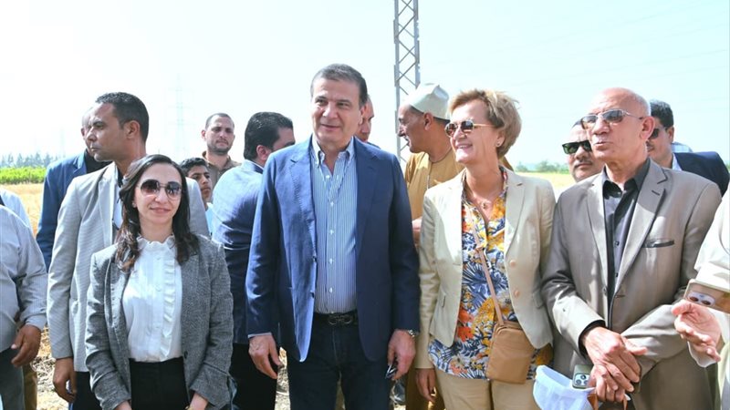 بين الحزم وجبر الخاطر..