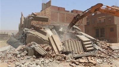 محافظ سوهاج يقود حملات موسعة لإزالة التعديات بجرجا والمراغة
