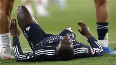 الإصابة الخامسة .. فيرلان مندي مدافع ريال مدريد يخضع لجراحة