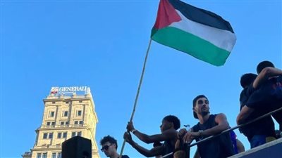 هانز فليك ينتقد لامين يامال بسبب علم فلسطين.. لماذا حدث ذلك؟ 